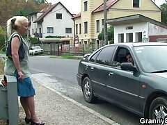 Beaucoup de sperme pénètre dans la bouche sex vidéo gratuit des femmes affamées de sperme