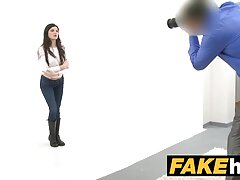 Un étalon noir au corps vidéos x amateur français tatoué baise une chatte blanche dans la chambre
