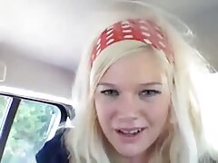 Une video sexe hard gratuit adolescente a un corps sexy, pas étonnant qu'elle aime se déshabiller