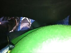 Une brune se fait prendre et baiser porno vidéo courte par un étalon