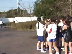 Une grosse bite ouvre video gay porno gratuite le trou du cul de cette petite salope adolescente
