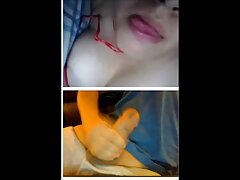 Une fille chaude qui aime le sexe vidéo coq nu anal se fait éjaculer sur son joli visage