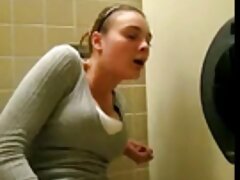 Une rousse aux gros free porn video gratuit seins expérimente le puissant phallus d'un homme chauve fort