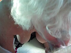 Une fille solo s'enfonce video prono français un gode devant la caméra
