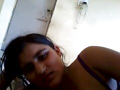 La mignonne mince profite video sex porno gratuit d'une chevauchée active