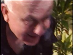 Une fille sensationnelle se fait des trous avec vidéos porno de femmes une grosse bite et des doigts