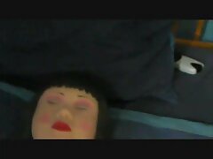Un nouveau venu asiatique avec des video sex adulte seins incroyables chevauche une bite bien dure au casting