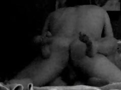 Les filles partagent une bite lesbienne video gratuit et un salaire parce que c'est un trio