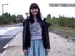 La milf gémissante Lexi Lune film porno gratuit en vidéo a une grosse bite dans le sexe hardcore