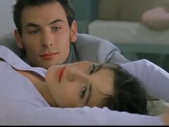 Fellation incroyable avec un exploit d'action de martèlement de chatte hardcore. Adrienne video de sex jeune