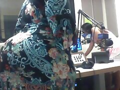 Une nana tatouée sexy fait vidéo xxl gratuit une vidéo de casting avec un mec athlétique
