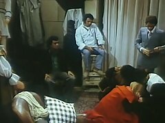 Lapin brune vidéo gratuite tukif brune avec un gros cul et des seins naturels ouvre ses jambes