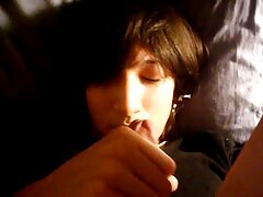 Un gros mec pousse sa video de pornodingue bite dans une vieille grosse femme excitée