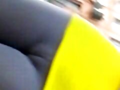 Teenie ludique aime marteler brutalement sur une chaise et video gratuite de sex un canapé