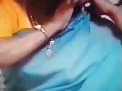 Une fille noire avec un piercing au nombril video de sexe cochonne a des relations sexuelles interraciales pour de l'argent