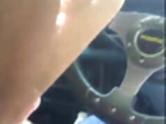 Une fille divine en pantalon de video sexe femme mure survêtement rose déchiré se fait défoncer