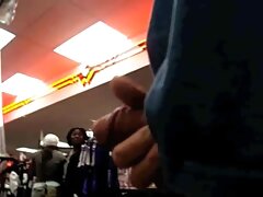 Une film erotique en video petite ado chaude se fait baiser durement dans son petit cul ici