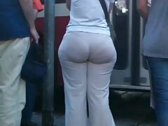 Une nana enlève sa lingerie puis elle baise son jeune vidéos erotique amant