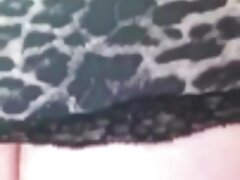 Une star du porno aux gros seins utilise une bite pour lui tordre videos sexe pornos les tétons