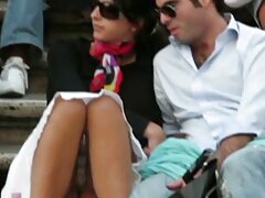 Petite amie blonde maigre sexe femmes video est sur la bite, sautant de haut en bas