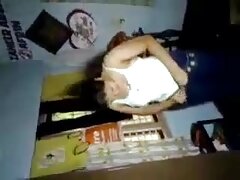 Une femme noire qui a un gros cul se prend video massage tukif une bite dans la chatte humide