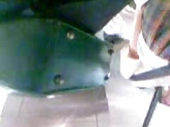 Visage de poupée avec queue de cochon et en bas caressé par un homme mûr vidéos x porno x
