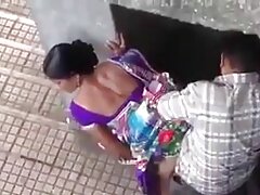 Une brune aux tukif video gratuite gros seins est dehors et elle écarte les cuisses