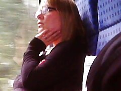 Une mignonne blonde séduisante avec un corps video lesbienne pornodingue mince se fait percuter par son homme