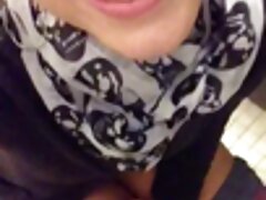 Une femme ferme avec un corps grand et des cheveux longs video sec gratuit sur son gros cul baise