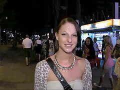 Une salope video xxx tukif sexy nous montre de quoi sa bouche est capable dans la vidéo