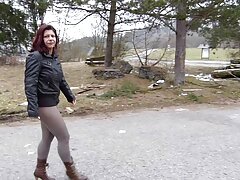 Un mec intelligent réchauffe sa video de cochonne petite amie blonde en lui perçant tous les trous