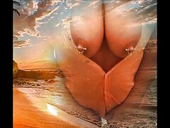Une blonde aux seins fins et video de pornodingue tatoués se fait lécher et bien baiser