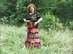 Une nana aux gros seins naturels se video celebrite nue fait baiser en position cowgirl inversée