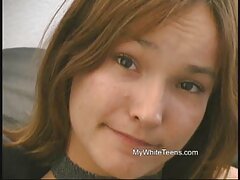 Petite blonde est prête à sucer et film porno vidéo à baiser