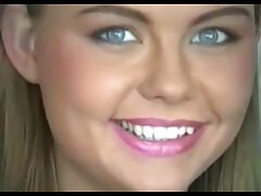 La plantureuse Janet Mason avec de belles lignes video sex femme cougar de bronzage n'a pas besoin de conseils mais de sexe