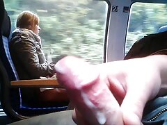 Une asiatique suceuse de balles sexy video femme mature nue vous donne une bonne branlette espagnole