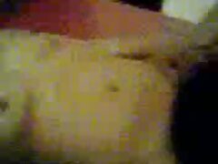 Lady est prête à avoir des relations sexuelles avec un des videos de sexe inconnu pour nourrir sa faim folle