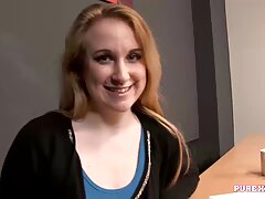 Une vidéo pornographique gratuit jolie brune et une blonde exécutent un magnifique acte lesbien