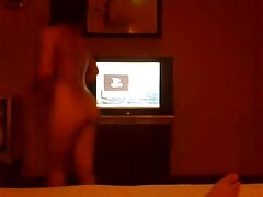 Deux beaux amants sont pleinement engagés dans mature video gratuit leur rituel du matin
