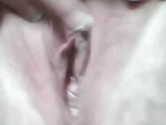 L'amour vidéos porno x gratuit oriental utilise des doigts et un gode pour frapper sa chatte sensible