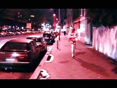 Riley Reid montre video etudiante nu à Jill Kassidy les joies de la baise lesbienne