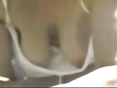 Blonde qui a de jolis yeux lèche une vidéo sexse grosse érection dure dans la vidéo pov