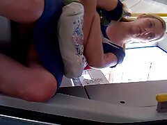 Plantureuse déesse naturelle est attrapée alors qu'elle chevauche extrait x en streaming une bite dans ses chaussettes