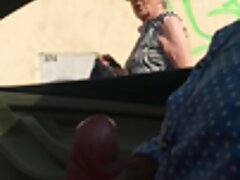 Slutty MILF a aidé son colocataire à libérer son désir vidéo porno gratuit gay sur elle