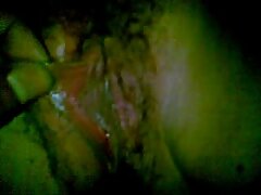 Une salope enduite d'huile se fait lécher par un video sexse gros mec dur