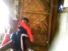 La chatte video sex femme sexy chauve mérite une baise incroyable dans un lit confortable