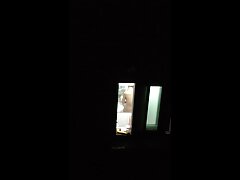 Une petite salope teen se vidéo porno suisse fait éjaculer dans les lèvres serrées de sa chatte humide