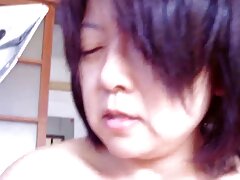Une video hot gratuite brune qui aime s'amuser a des relations sexuelles anales pendant que ses seins rebondissent