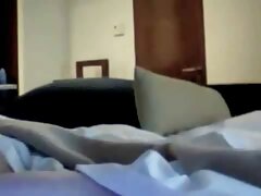 Les voisins enlacent leurs corps nus sex video amateur gratuit dans le salon