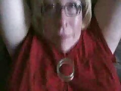 Un mécanicien chauve baise sexe hard video gratuit une Latina mariée avec des melons juteux dans un garage